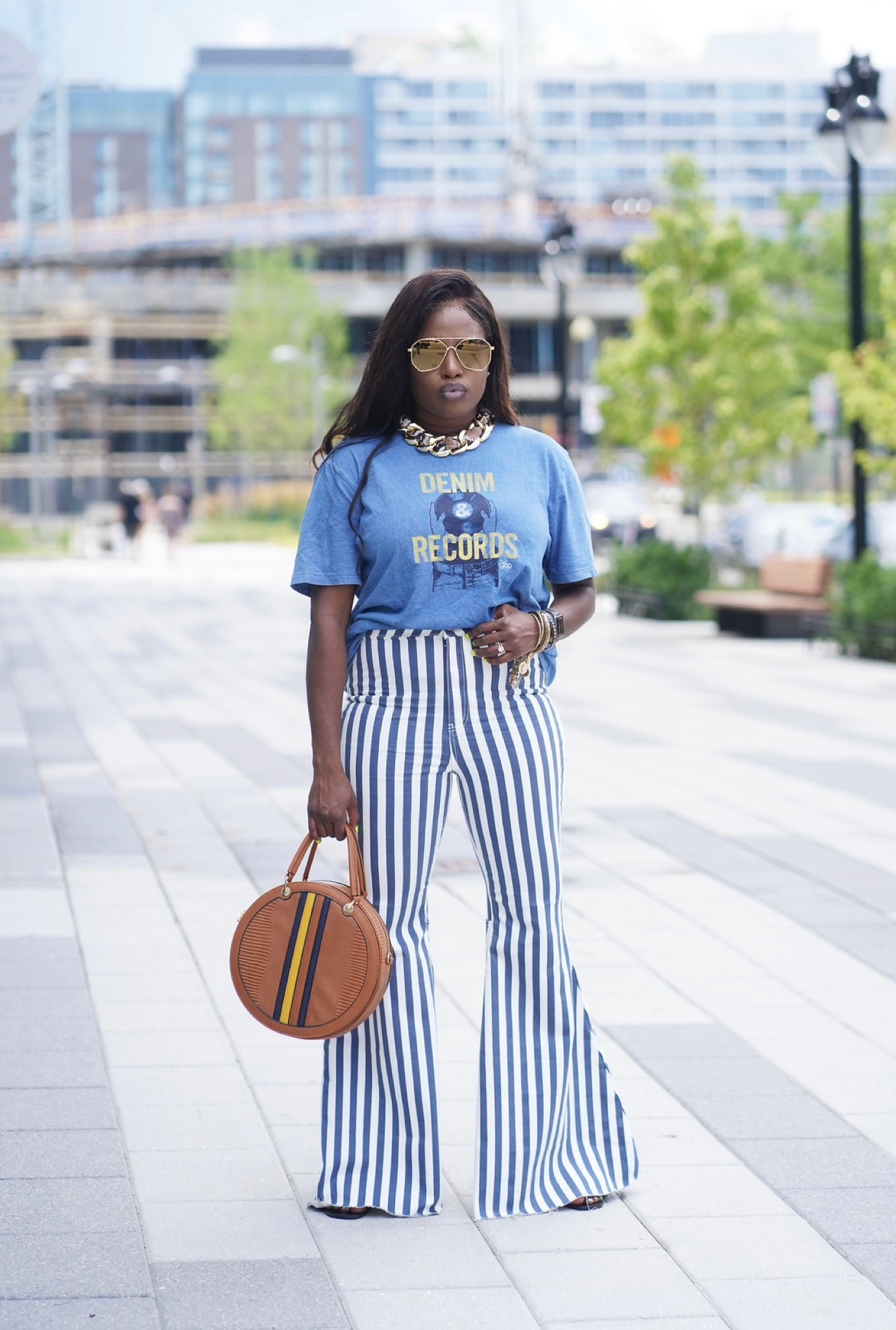 Jeans + Striped denim. 👖

#LTKitbag #LTKsalealert #LTKstyletip