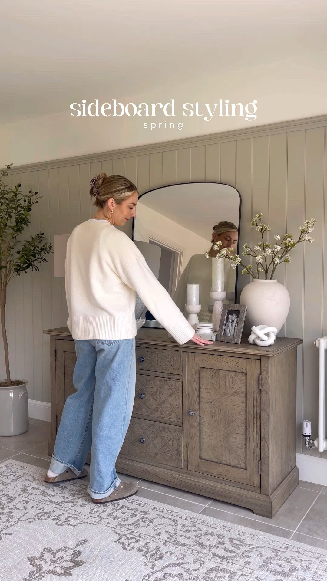 Styling our new kitchen sideboard 🌿💡🤍🏡 

Home decor, home interiors, arch mirror, decor books, sideboard, faux olive tree, Olivia’s 


#LTKVideo #LTKhome
