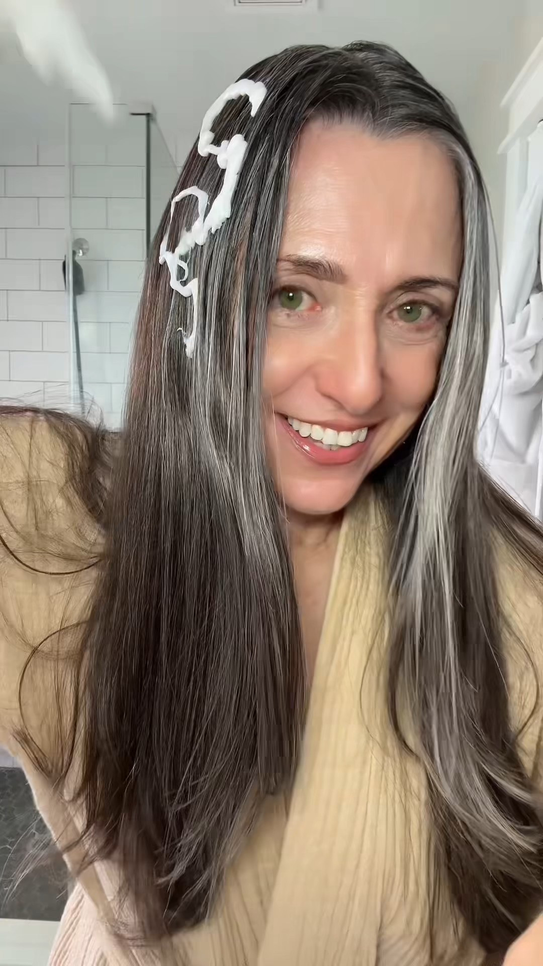  The gloss treatment by @overtone is an incredible find! #overtone
#hairgloss #glosstreatment #grayhair#shinyhair#glasshair#mirrorhair


#LTKselfcare #LTKBeauty