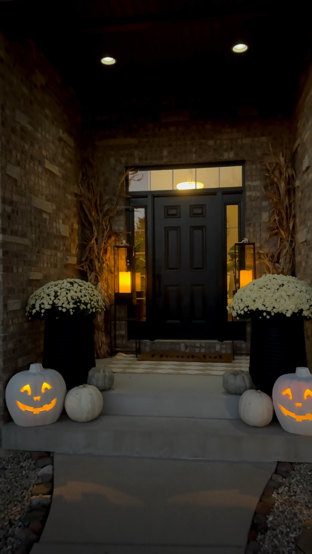 Fall porch decor
Fall decor 
Fall decorating 
Outdoor pumpkins 
Outdoor rug 

#LTKHome #LTKHalloween #LTKSeasonal
