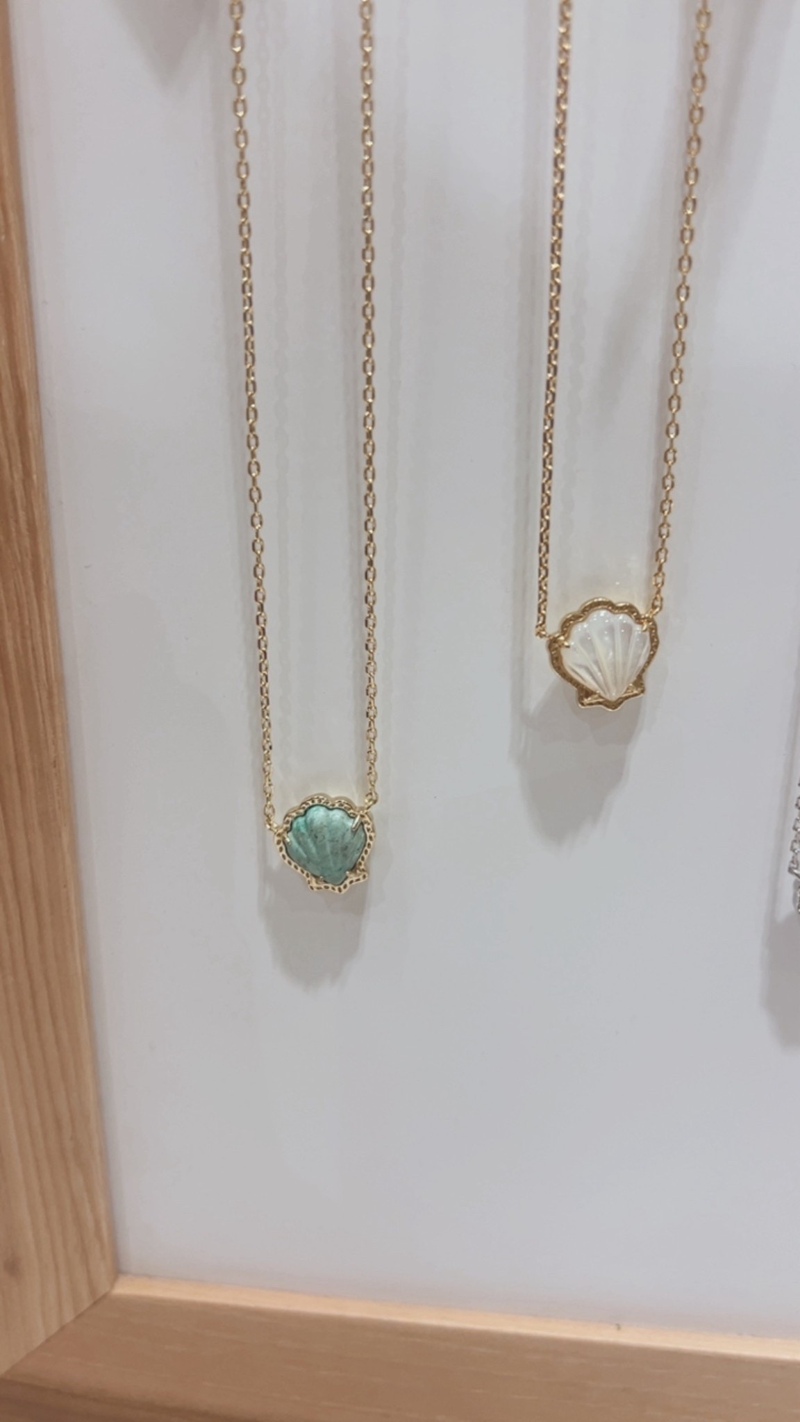 Obsessed! ✨
… how pretty are these!? (And reversible to gold!) I’m eyeing these as a bday gift to myself. The sand dollars are just as cute! (Also linked!)



#LTKMothersDay