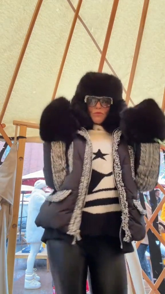 Hi Aspen 🖤 

 #LTKWatchNow #LTKSeasonal #LTKStyleTip