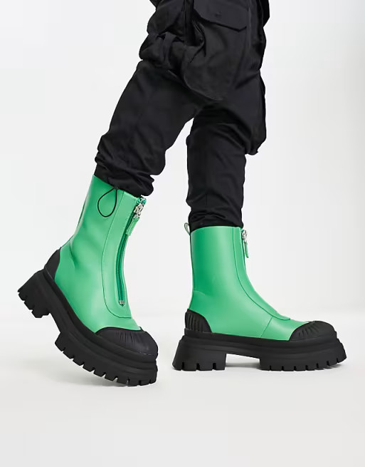 ASOS DESIGN – Chelsea-Stiefel aus grünem Kunstleder mit Reißverschluss vorne und Sohle in Sch... | ASOS (Global)