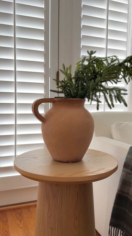 Target Studio McGee single handle ceramic vase 30% off!

#LTKSaleAlert #LTKHome #LTKOver40