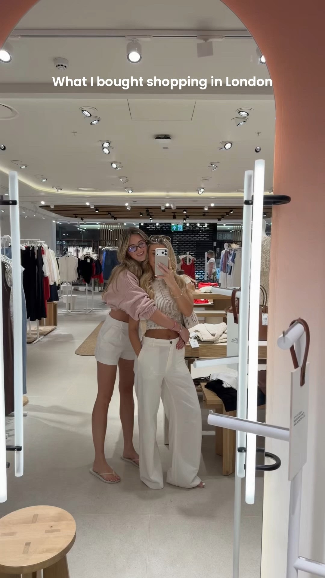 What I wore and bought shopping in London. ||

• shopping haul
• london shopping
• alo sunset sneaker trainers
• everyday bag
• zara jeans
• low rise jeans
• white jeans
• wide leg jeans
• linen trousers
• white heels
• new in spring / summer
• summer outfits
• spring outfits
• shoulder bag
• toe thong sandals
• beige trainers
• shopping vlog
• day in the life
• come shopping with me 
 

 #LTKuk #LTKspring #LTKsummer