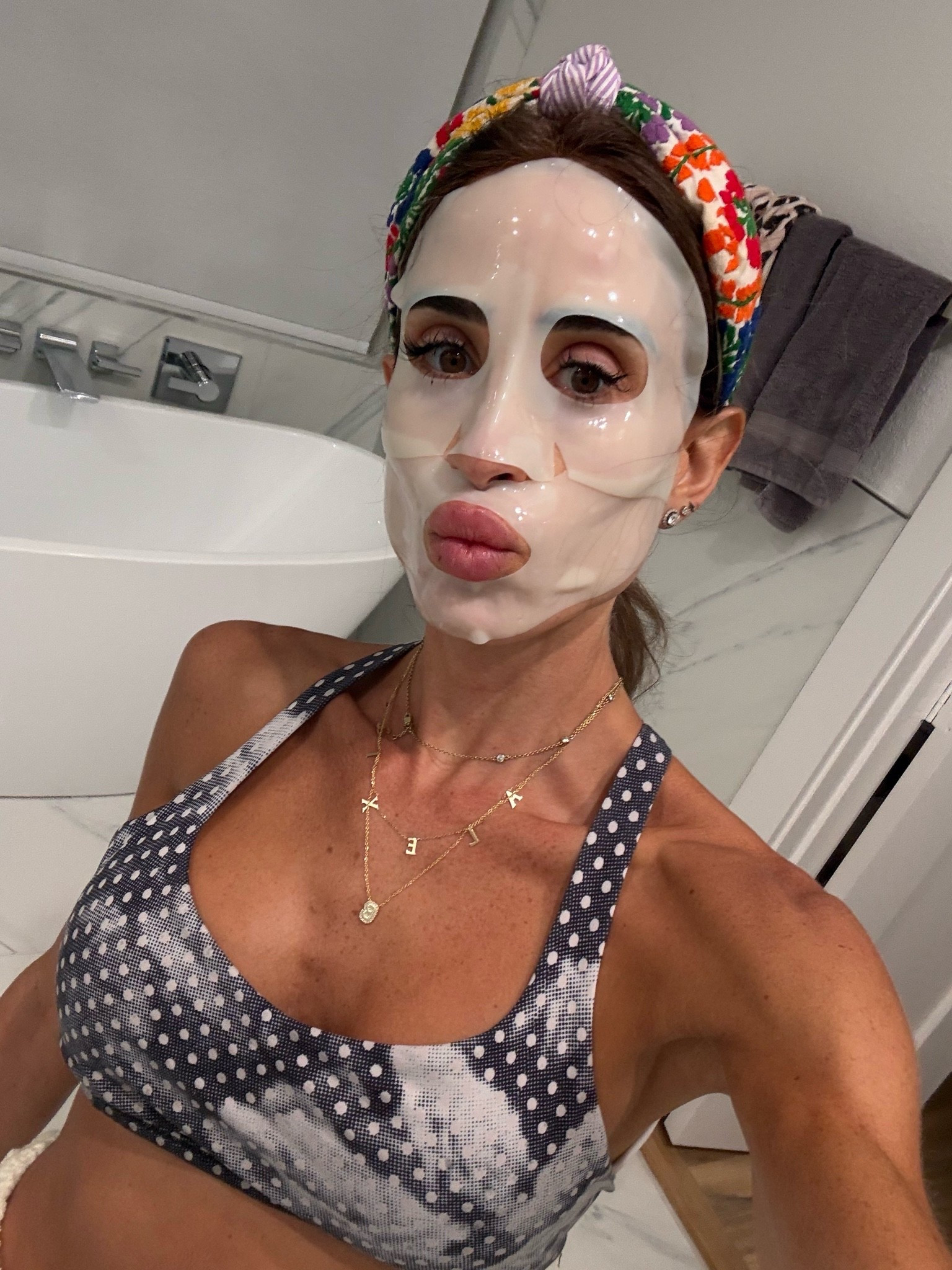 Used this sheet mask on my face the other night and it felt amazing it’s great for brightening

#LTKBeauty #LTKselfcare