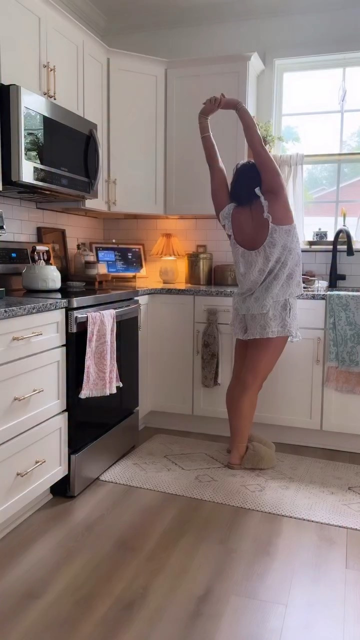 Romanticizing the little things. ☁️ 

For ⛓️‍💥s to all things reply SHOP

#MorningRoutine #SlowMorning #DayInMyLife #LifestyleCreator #CoffeeLover PilatesLife TargetRun TargetFinds CozyLifestyle RoutineVlog MorningVibes SimpleMoments LifestyleReels SouthernLifestyle CoffeeAndPilates