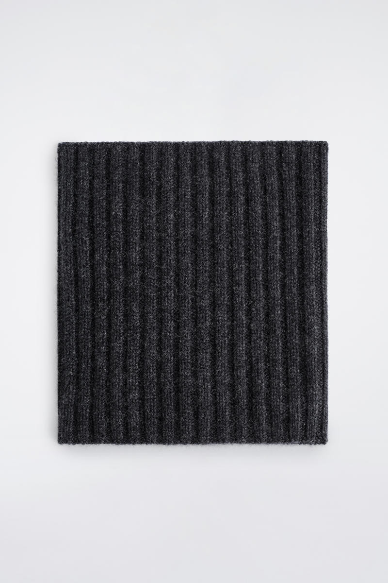 Chunky Ribbed Cashmere Snood | COS UK