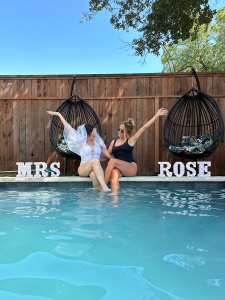 My best friend is getting married!! 👰🏻‍♀️💍 I had the honor of planning her bachelorette party in AUSTIN! It was a blast with the best group of girls! We can’t wait till the big day in October! Love you!! 🤍
.
.
.
.
.
#bride #bridesmaids #maidofhonor #matronofhonor #weddingfestivities #wedding #bachelorette #bacheloretteparty #austin #texas #atx #loveher #friends #ootd #outfitoftheday #outfitinspo #lastflingbeforethering #futurebride #futuremrs #bestfriends 

#LTKwedding #LTKunder50 #LTKparties