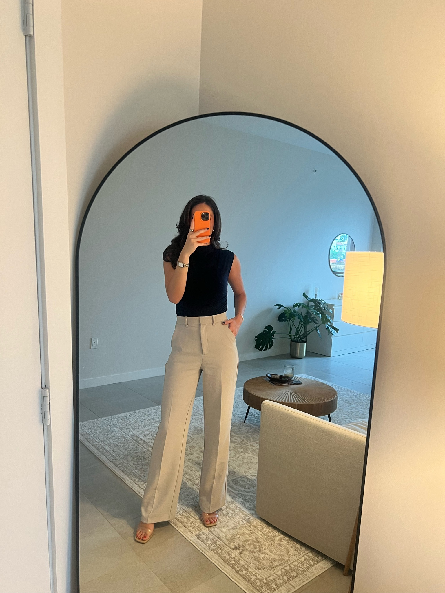 Outfit: Abercrombie 
Top: size s
Pants: 26L (size up one)
Shoes: Target 
Jewelry: Amazon 

#corporate #workoutfit #work 

#LTKworkwear