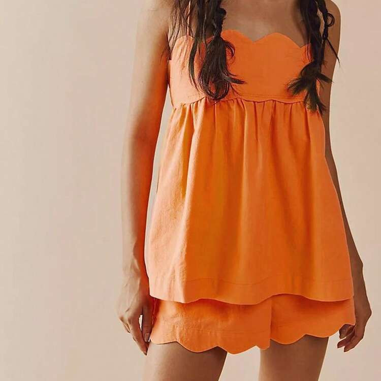 Womens Casual 2 Piece Outfits Sleeveless Scalloped Trim Cami Tops + Shorts Set Loungewear | SHEIN