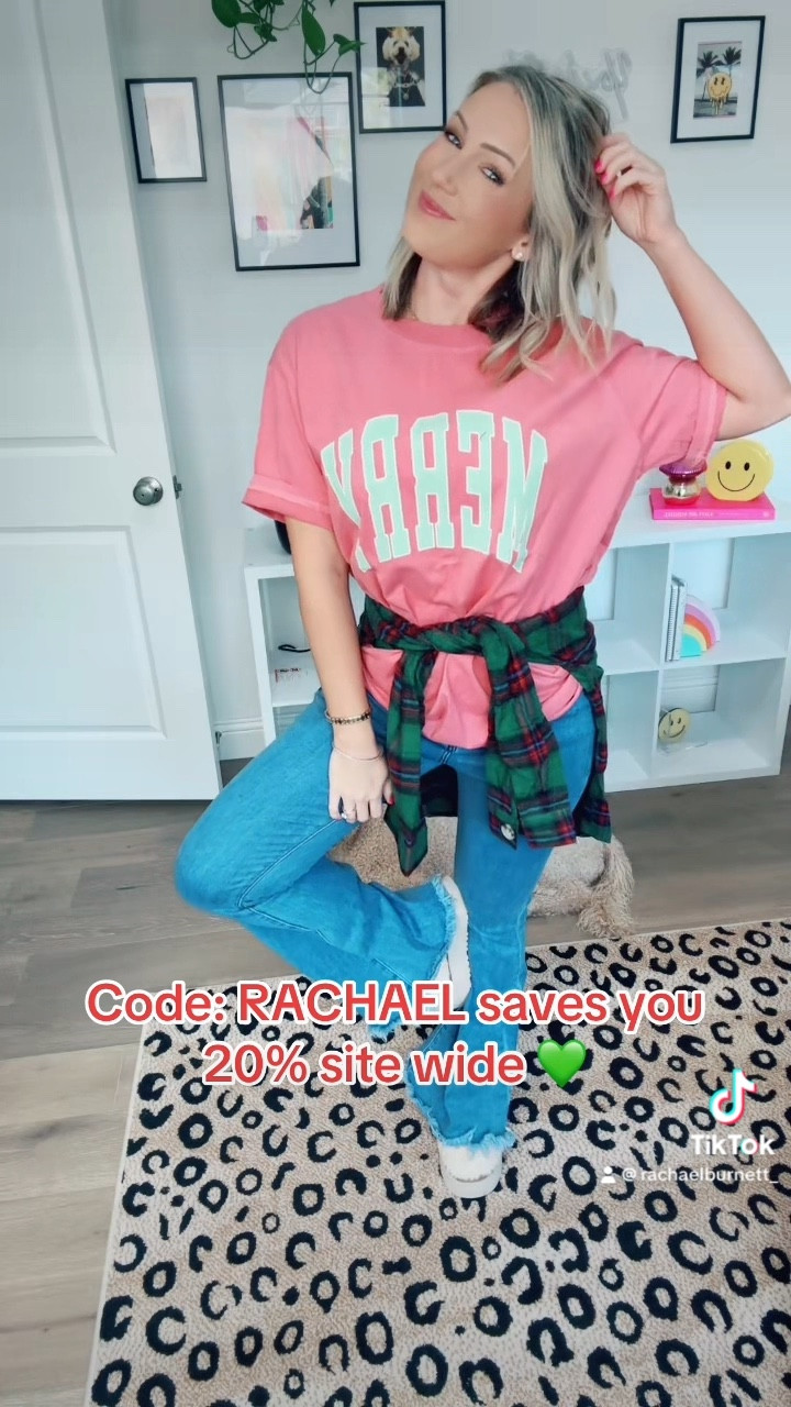 Christmas casual outfits 
M in top 
25 in pants you can size down they have tons of stretch I could have done a 24 

#LTKGiftGuide #LTKHoliday #LTKSeasonal