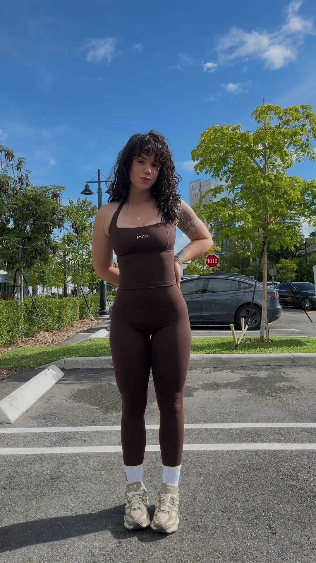 Top: small
Leggings: smalll