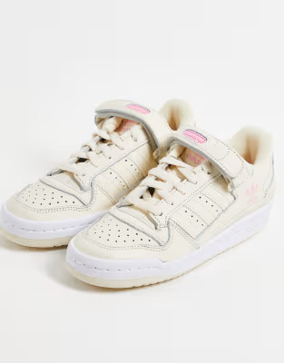 adidas Originals Forum low sneakers in off white with pink details | ASOS (Global)