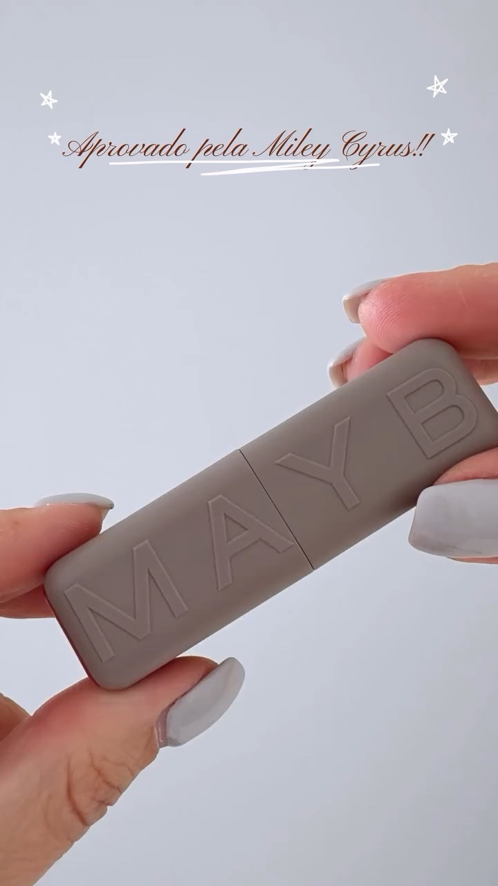 #pub Este é o seu sinal para experimentares o novo o batom Serum Lipstick 002 MAT da @maybelline 
É cremoso, super confortável e realmente hidratante (como um batom + bálsamo num só). A cor é aquele tom perfeito de “os teus lábios, só que melhores”. 
E com o lápis Lifter Liner na cor ON IT... perfeito!

#serumlipstick #maybellineportugal #mylipsbutbetter 
#lorealparís

#LTKU #LTKselfcare #LTKdayinmylife