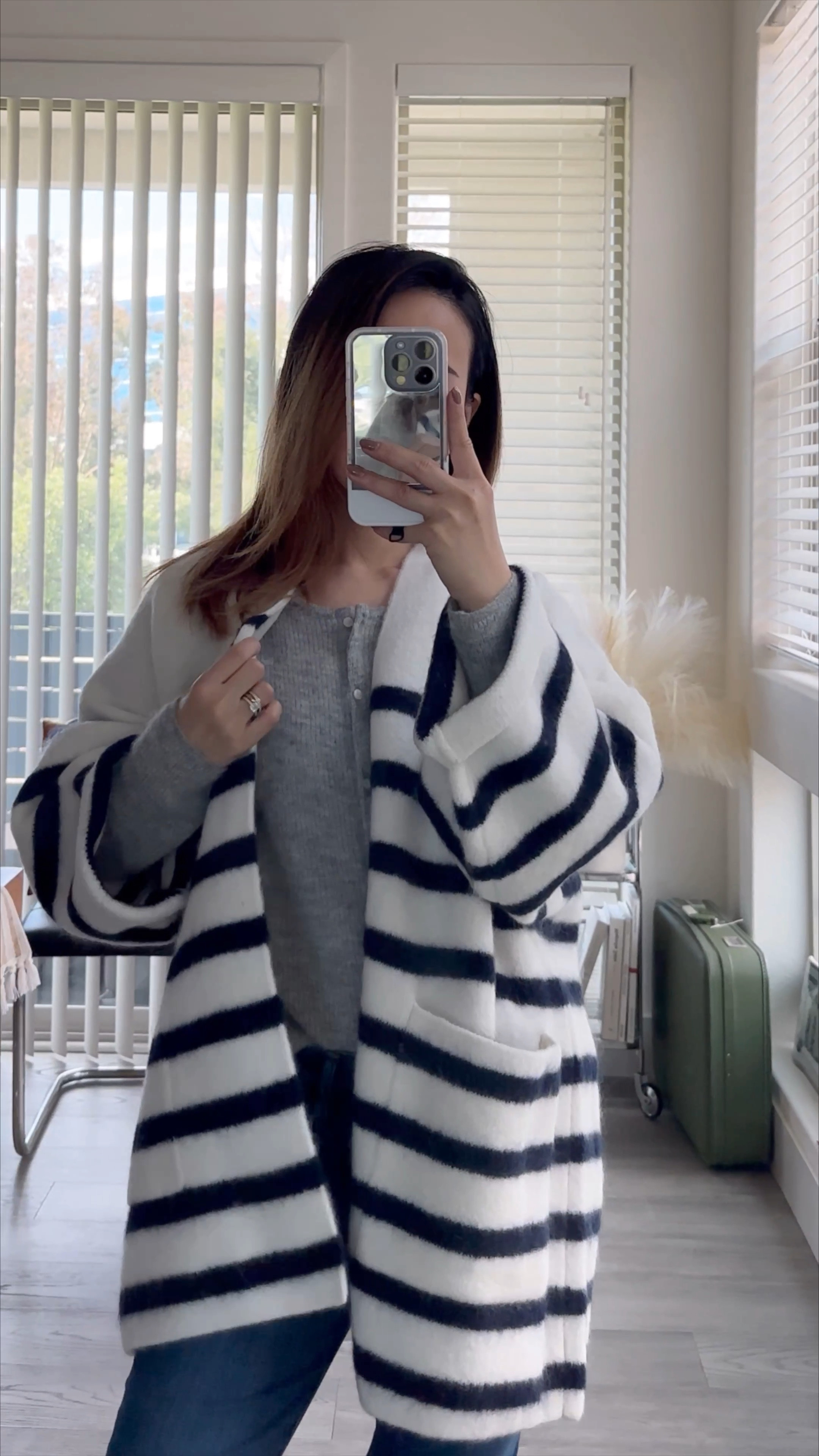 Winter is calling, finally got my hand on the @sezane Oscar Jacket. Made with wool and kid mohair, which is actually super soft and It keeps me super warm.




#LTKstyletip #LTKAsia #LTKCyberSaleFR