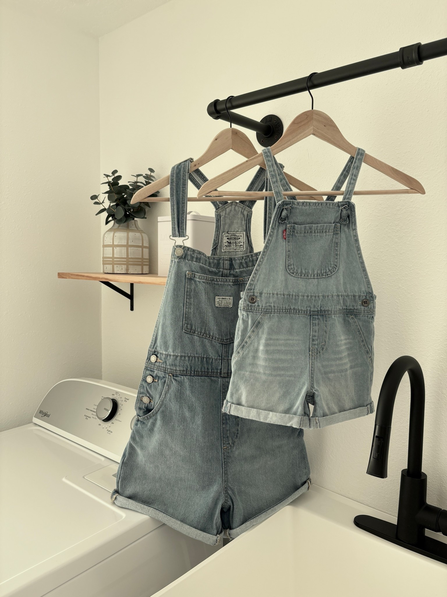 mommy & me denim levi’s shortalls 💙


Levi’s. Levi’s denim shortalls. Women’s vintage denim shortalls. Toddler denim shortalls. Spring fashion. Mommy & me fashion.

#LTKmomlife #LTKootd #LTKKids