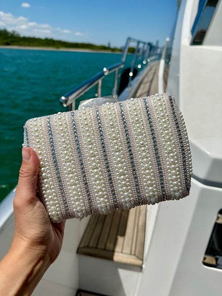 Clutch for all my brides out there! I love the pearl / diamond detail! 


Bridal 
Bride
Wedding
Pearls
Clutch 
Purse 
Accessory 

#LTKitbag #LTKwedding #LTKSeasonal
