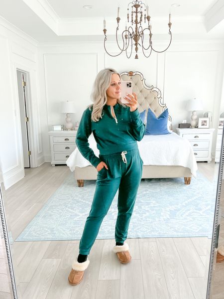 Save 15% with code “CHELSEAADAMSBLOG”
alala off duty matching set
wearing large in both top and bottom 
32 weeks pregnant
Bump style
Jogger set
Luxury athleisure
Master bedroom
Grandmillenial


#LTKbump #LTKunder100 #LTKunder50