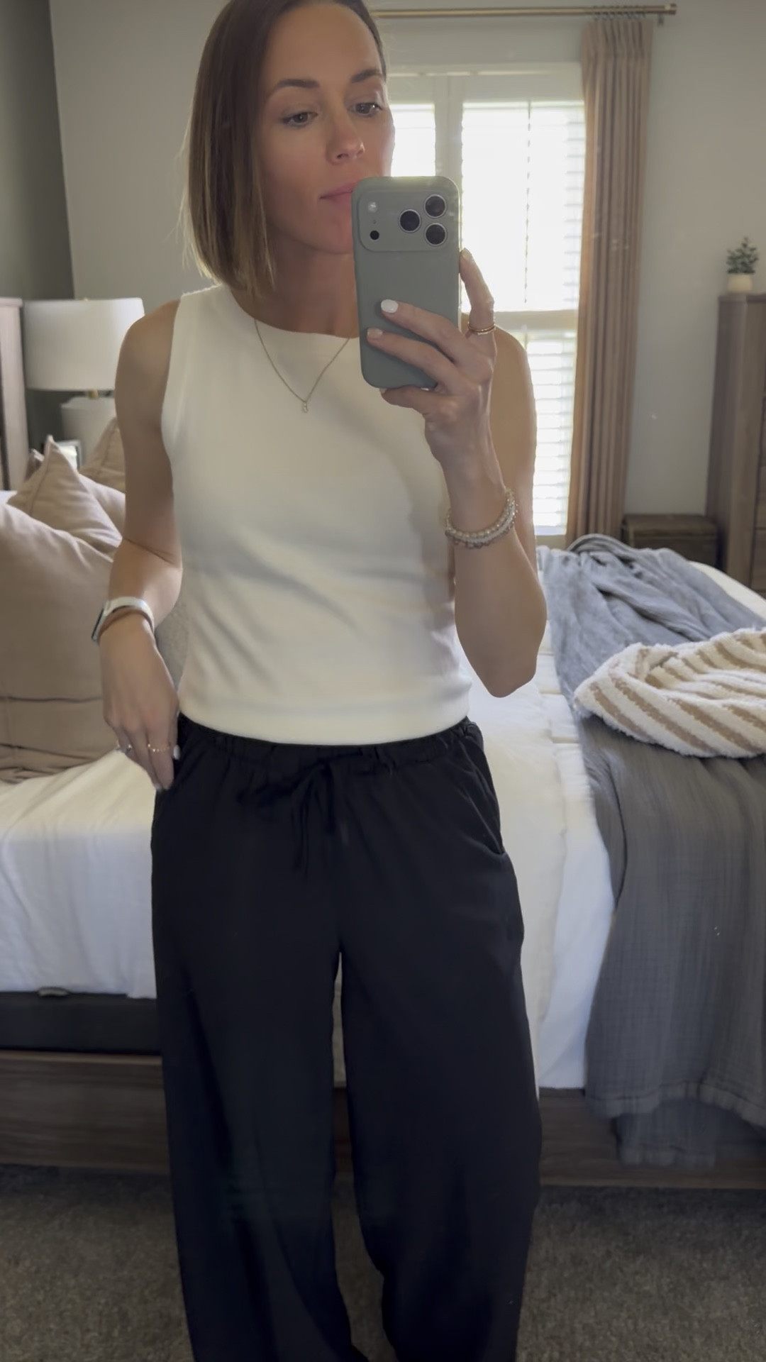 Love these cashmere blend sweater tank! Great for work, date night, and honestly anything in between! These pants are an Aritzia dupe and I love them! Can’t speak to how they compare since I don’t have the Aritzia ones, but they are a great pant nonetheless. Very soft and comfortable, easy to dress up or down!

#LTKootd
