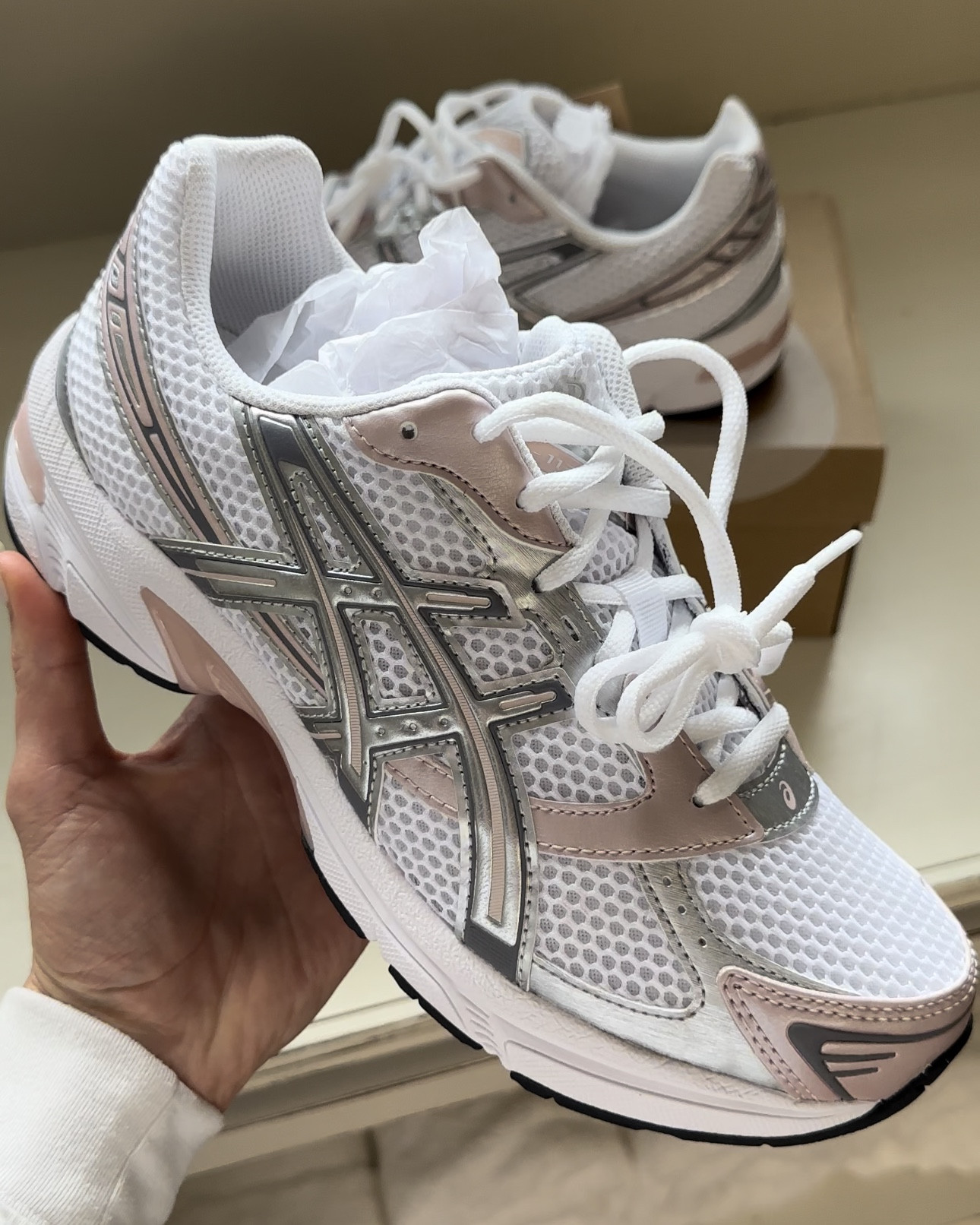 These colors! 😮‍💨😍
Super comfortable & only &95!

#LTKFitness #LTKFindsUnder100 #LTKShoeCrush