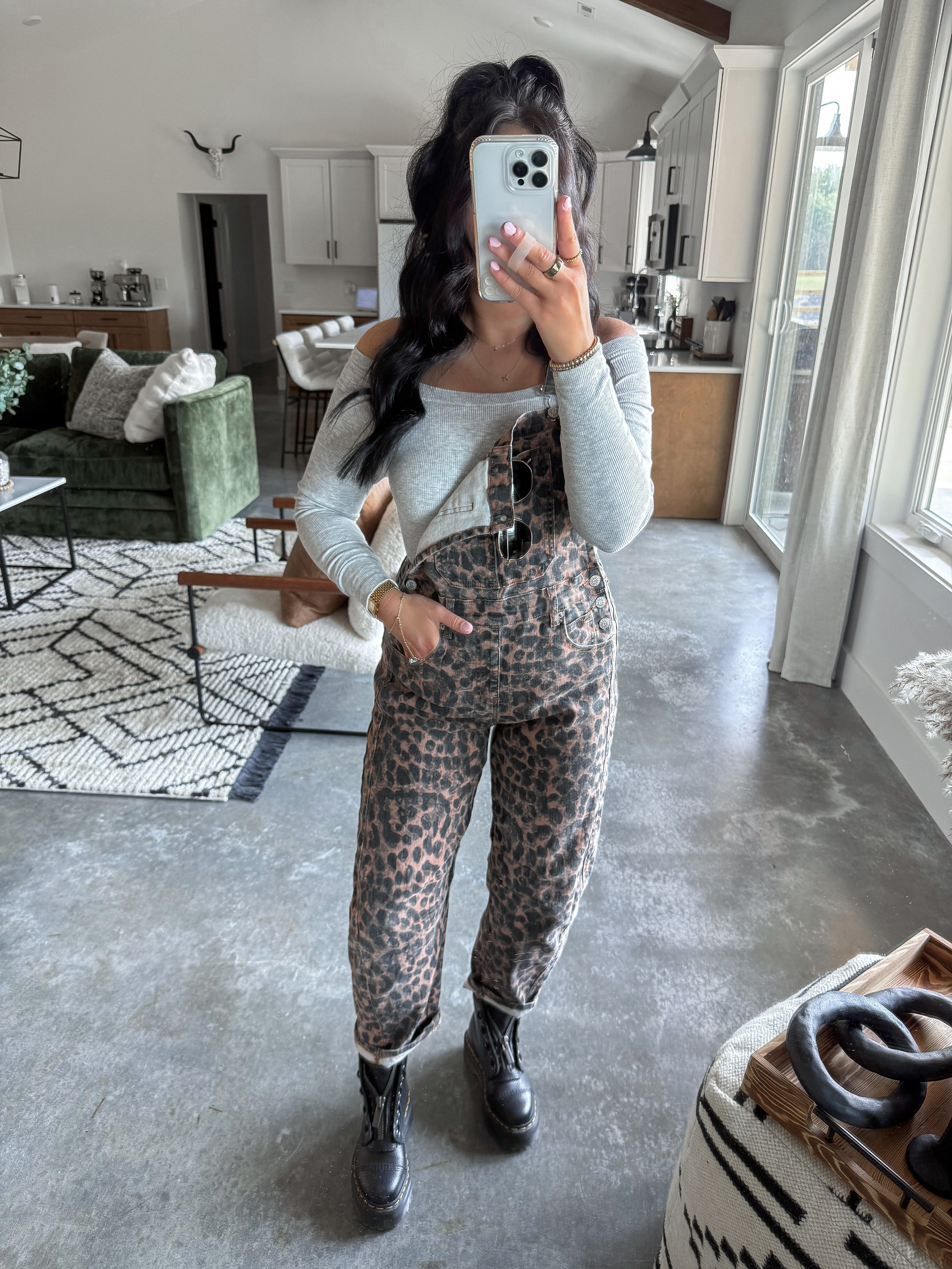 Casual Fall Outfit 🐆

Overalls - xs (leopard khaki)

*My exact top is currently unavailable, but I linked another option that is really good (& nearly identical!)

I have styled these leopard print overalls so many ways - I'm clearly obsessed! They have a subtle barrel style fit in the legs. I paired them with a grey off the shoulder ribbed top & finished the look with my platform doc martens! It's such a simple and low effort look, but still looks put together and so cute! 🖤

 

 #LTKFindsUnder50 #LTKFindsUnder100 #LTKShoeCrush