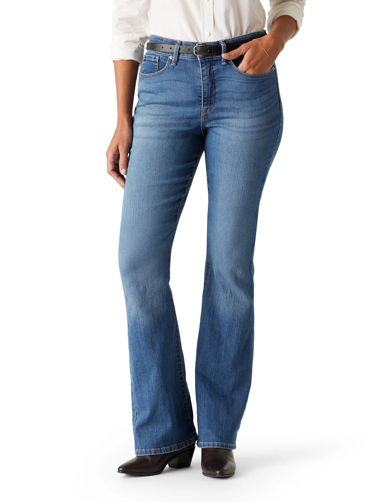 Levi Strauss Signature Women's and Women's Plus Mid Rise Bootcut Jeans, Inseams: Short, Regular, ... | Walmart (US)