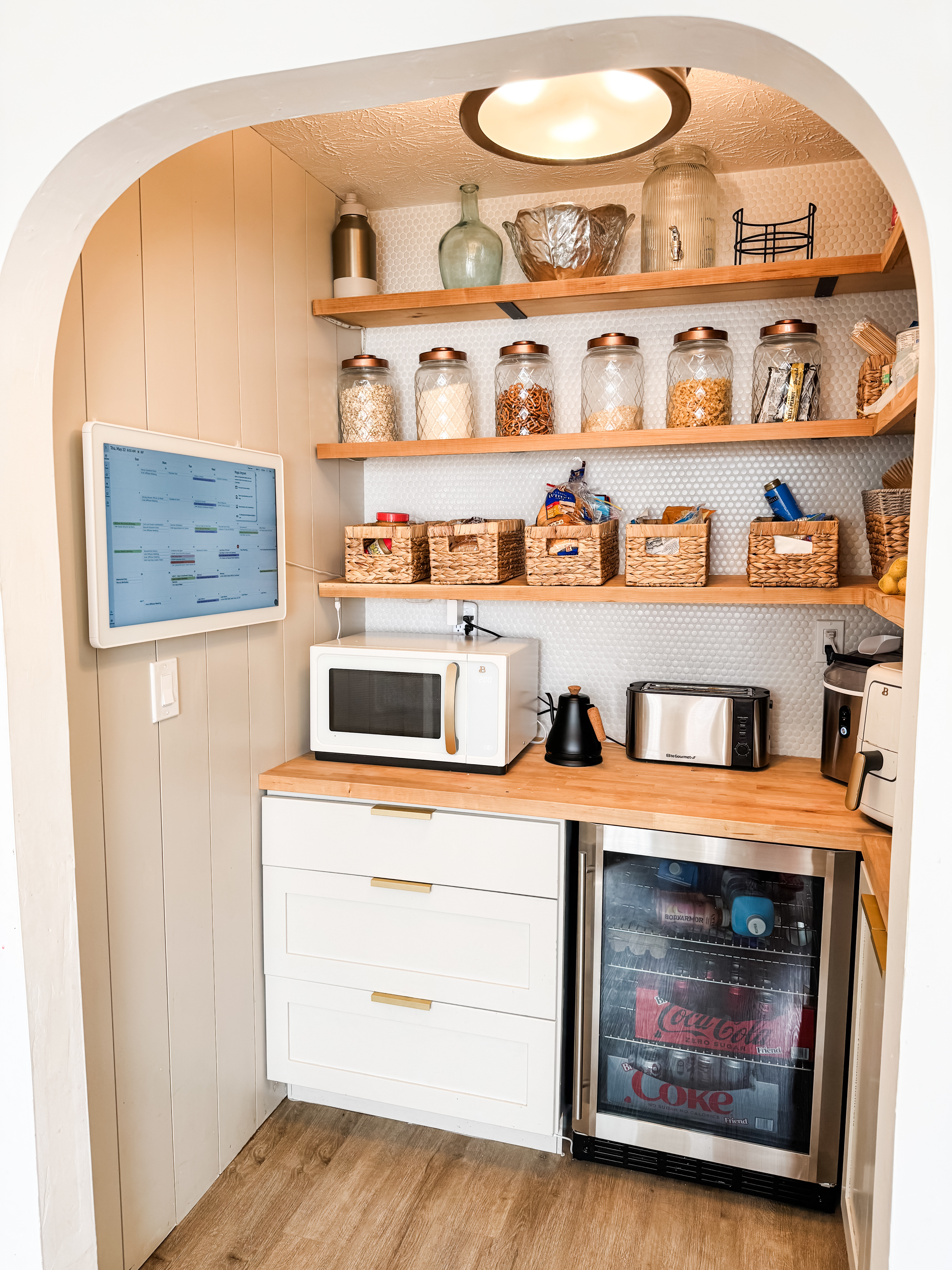  

 Kid friendly pantry 