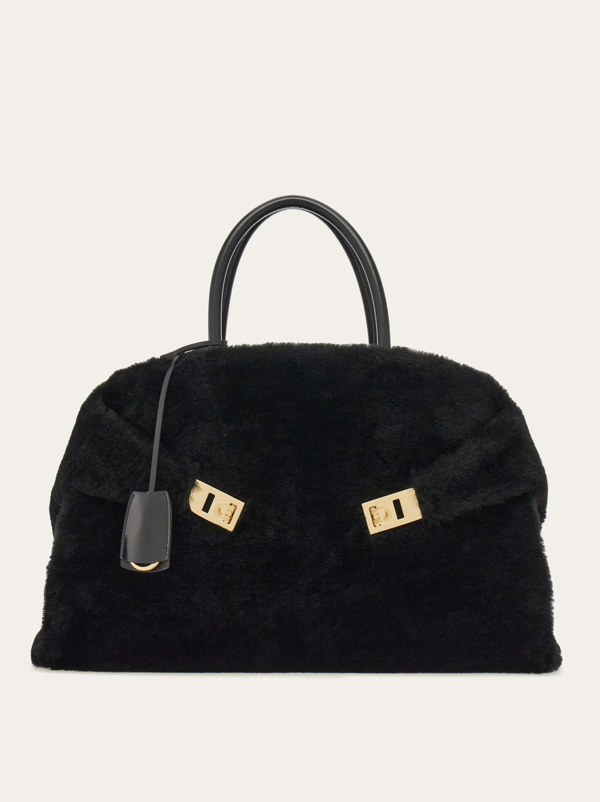 Ferragamo Women Hug handbag (L) Black | Ferragamo