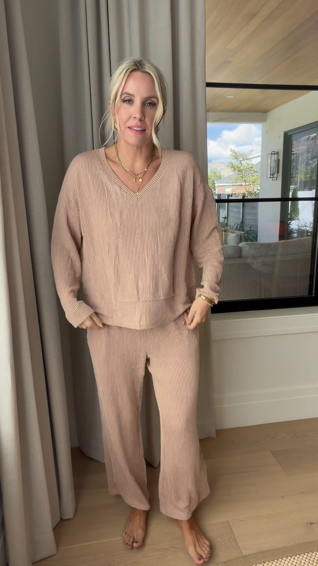 That fabric I love now comes in this set with long sleeves and a v neck! I did a size M

#LTKStyleTip #LTKFindsUnder100 #LTKFindsUnder50