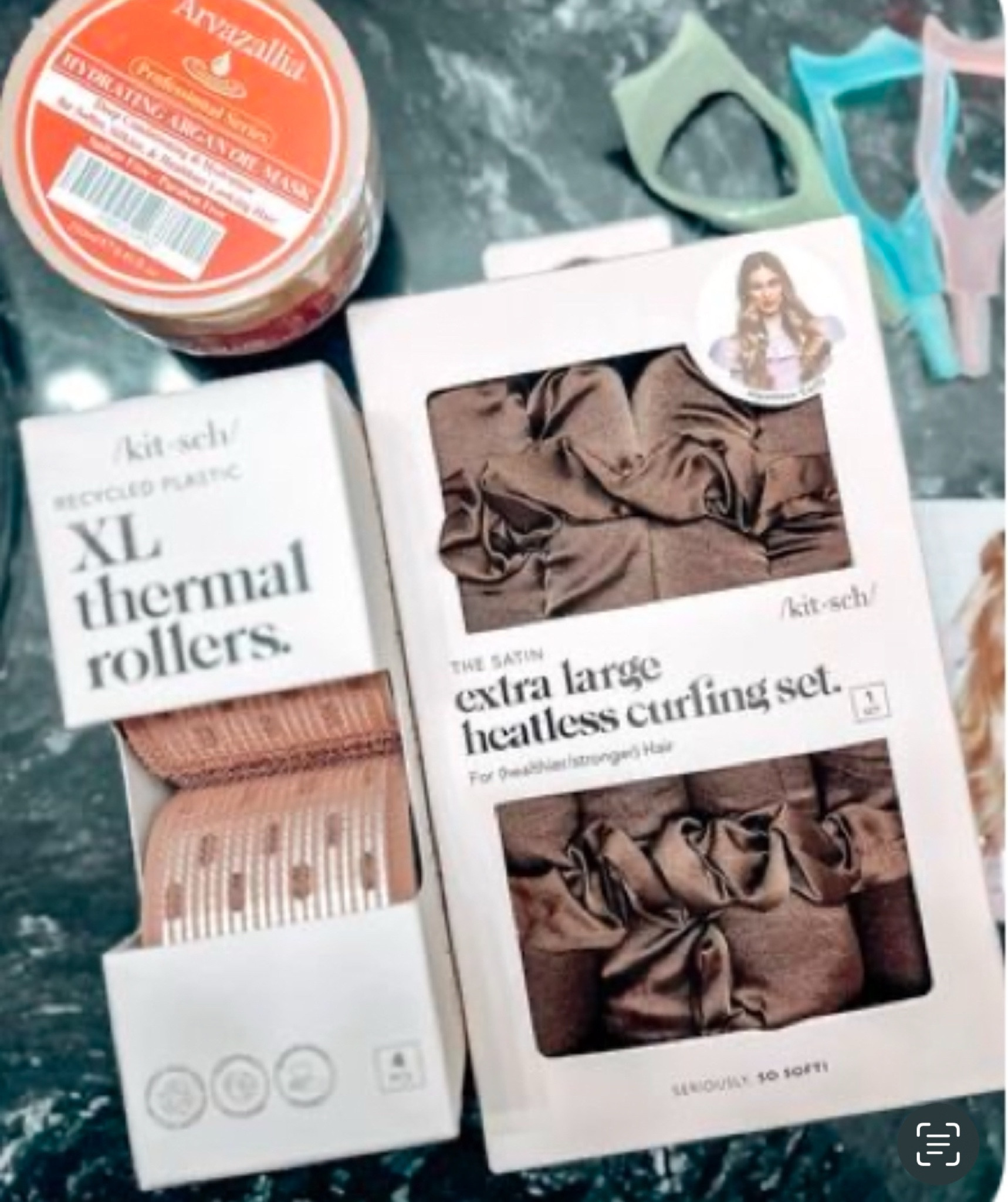 Heatless curls are definitely a good go-to when you need curls, but are strapped for time! I love mine from kitsch. Use my code ameliarose15 for savings 😘 

#LTKStyleTip #LTKFindsUnder50 #LTKBeauty