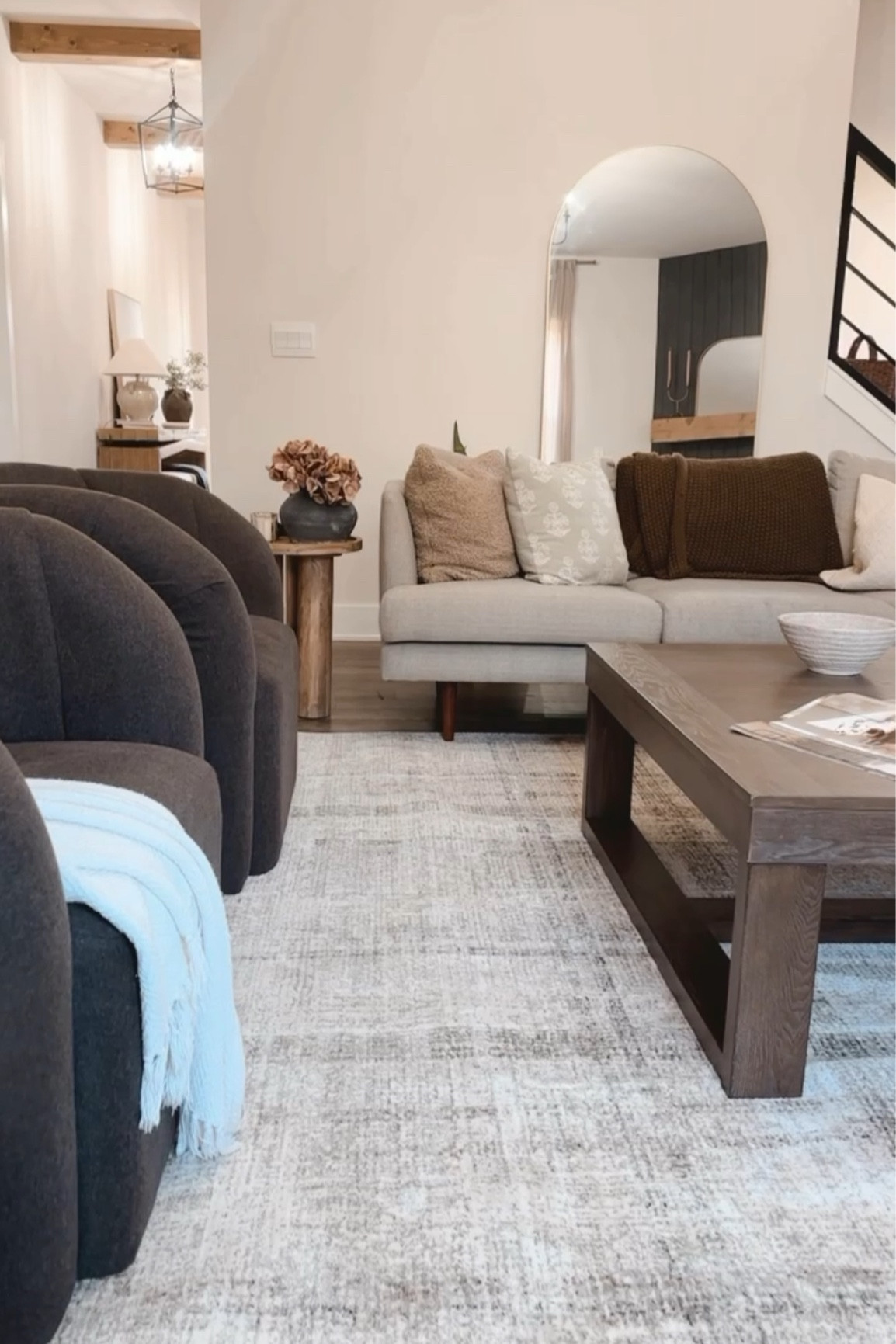 Loloi neutral living room rugg

#LTKHome #LTKU #LTKActive