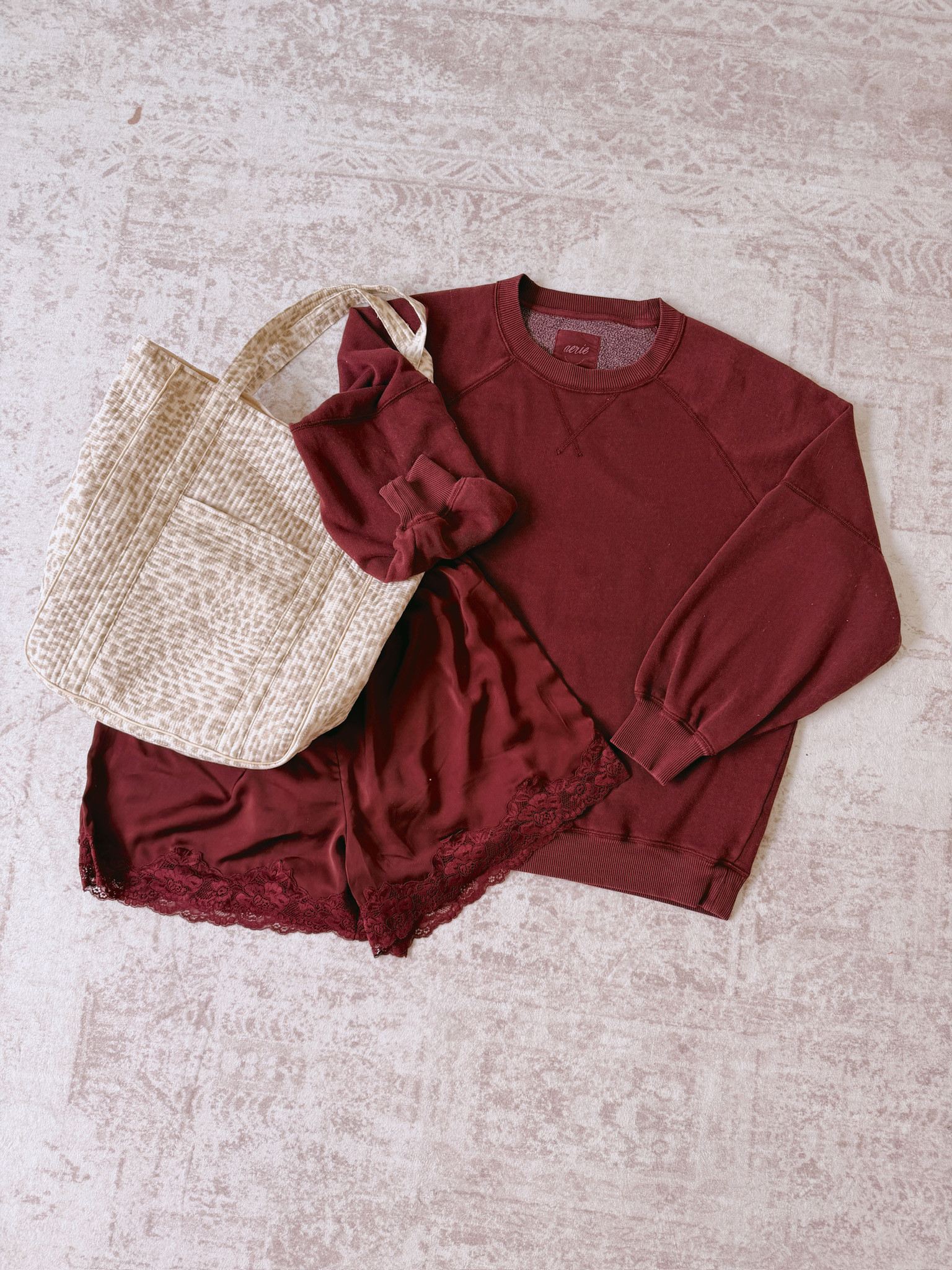 wearing an large in everything

#LTKSeasonal #LTKMidsize