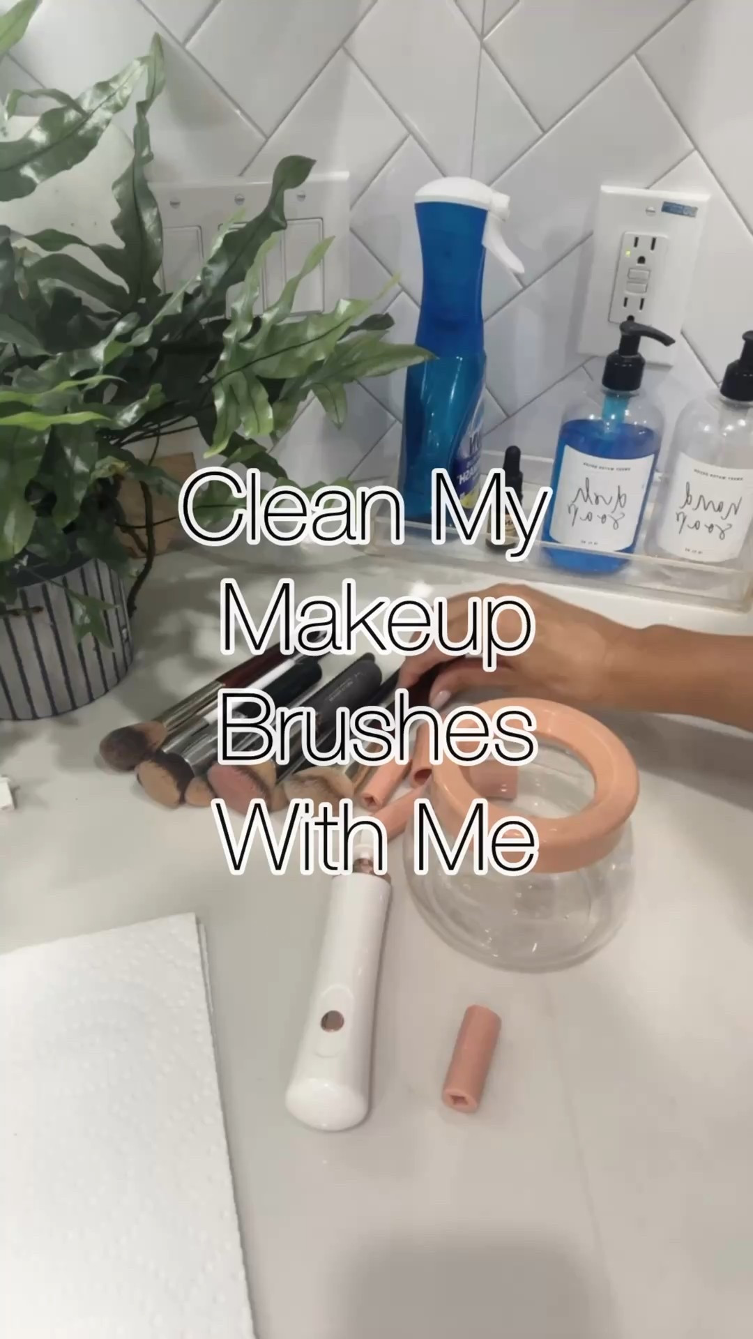 Makeup brush cleaner
Makeup brushes
