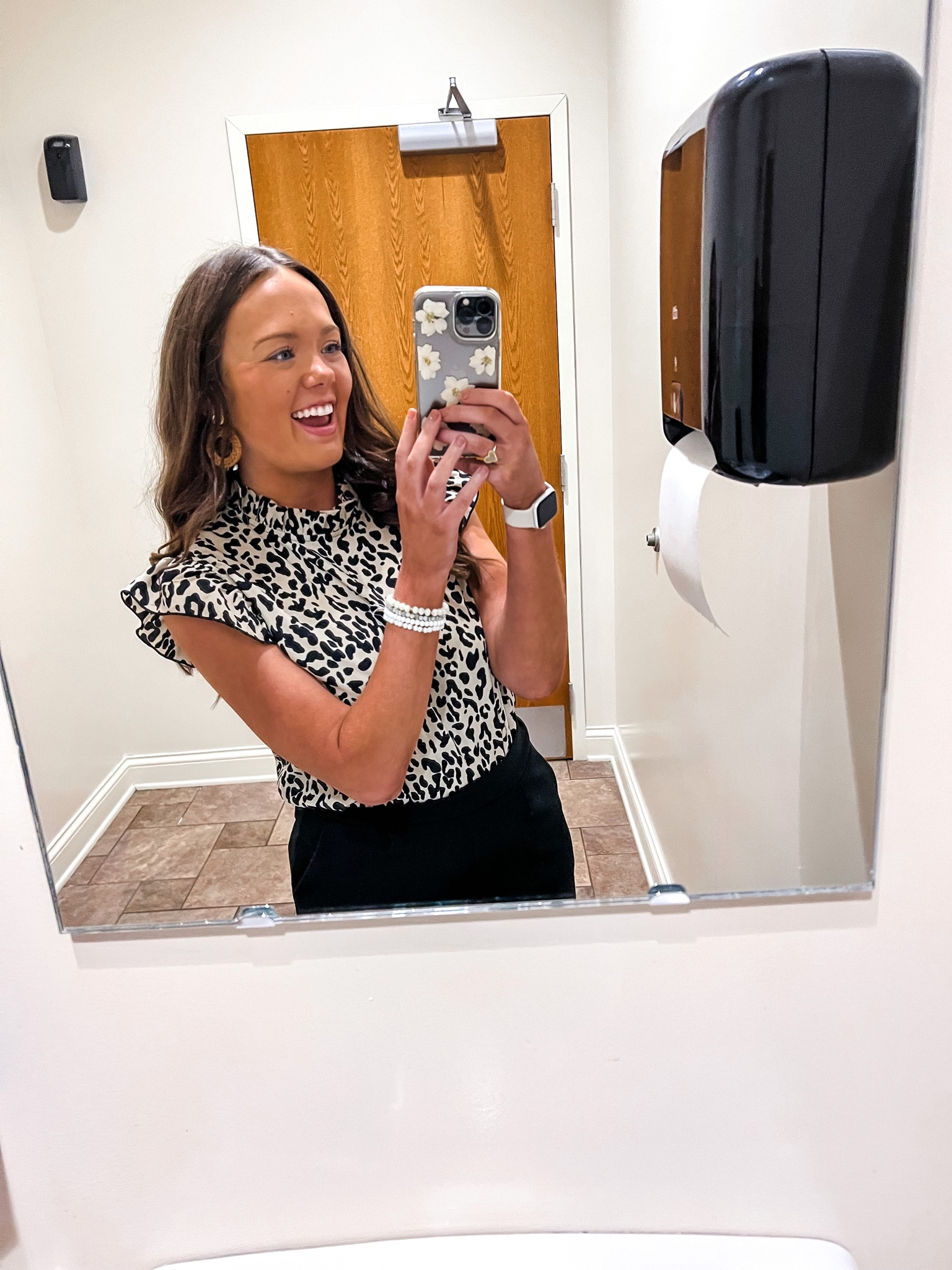Business casual - cheetah edition! 🥰💕✨


#WorkWear #BusinessCasual #CuteBusinessCasual #ModernWork #Professional

#LTKunder50 #LTKFind #LTKworkwear