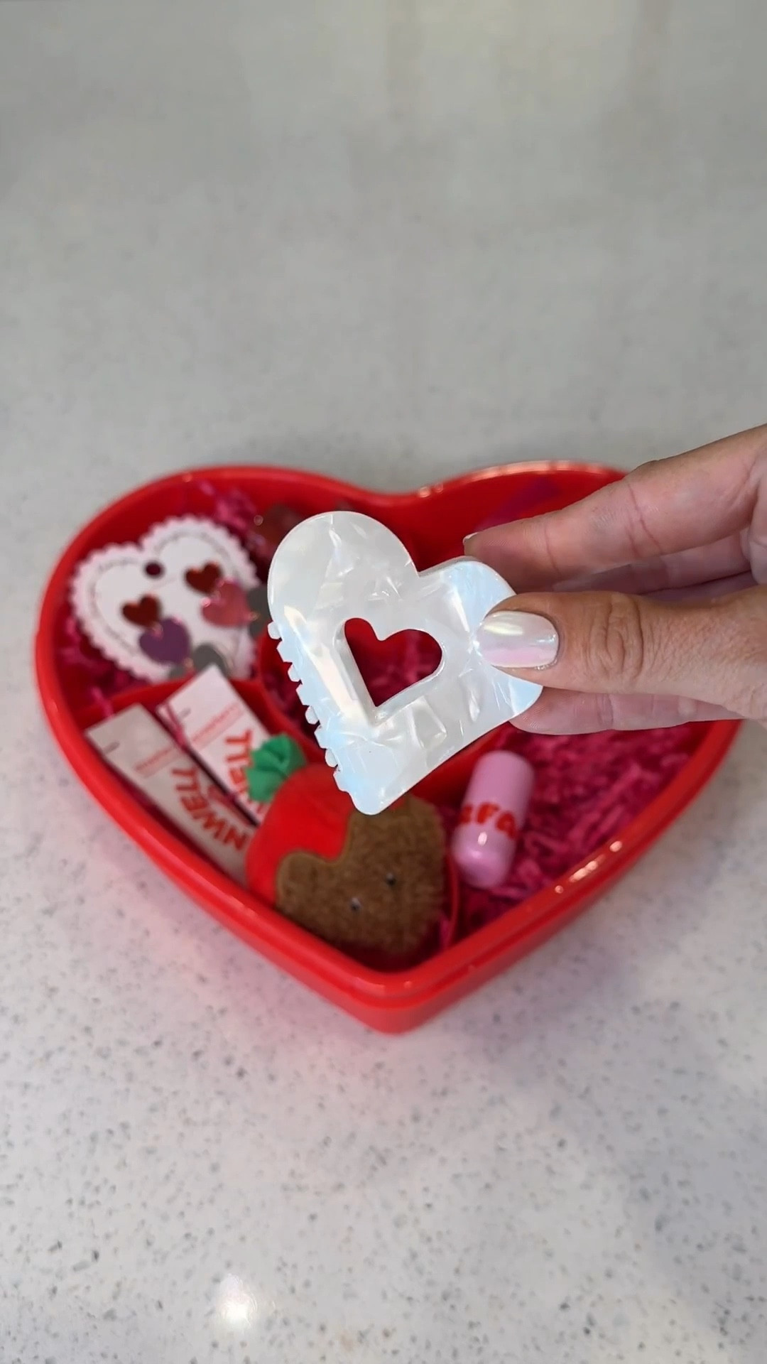 These $10 Valentine’s Day heart boxes are so much fun for gifting 🤍

Everything I used is linked here if you want to recreate it 🎀
Such an easy Valentine’s idea that looks way more expensive than it is.

Valentines, valentines basket, Valentine’s Day, galentines, v day, basket, Mallory Lee Richardson 


#LTKSeasonal #LTKKids #LTKFindsUnder50