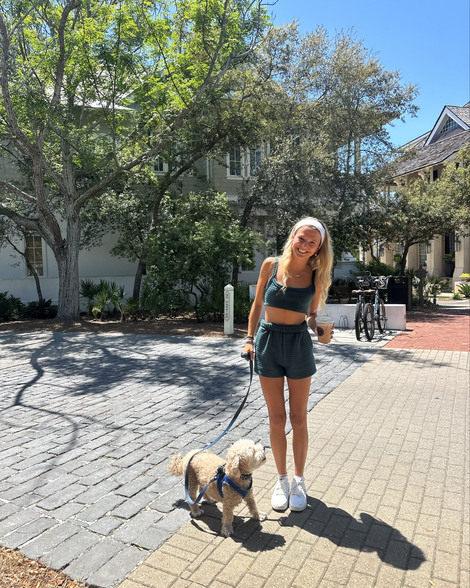 in love with these two piece set from Princess polly<3 it’s perfect for errands/walks but also looking cute at the same time hehe! 