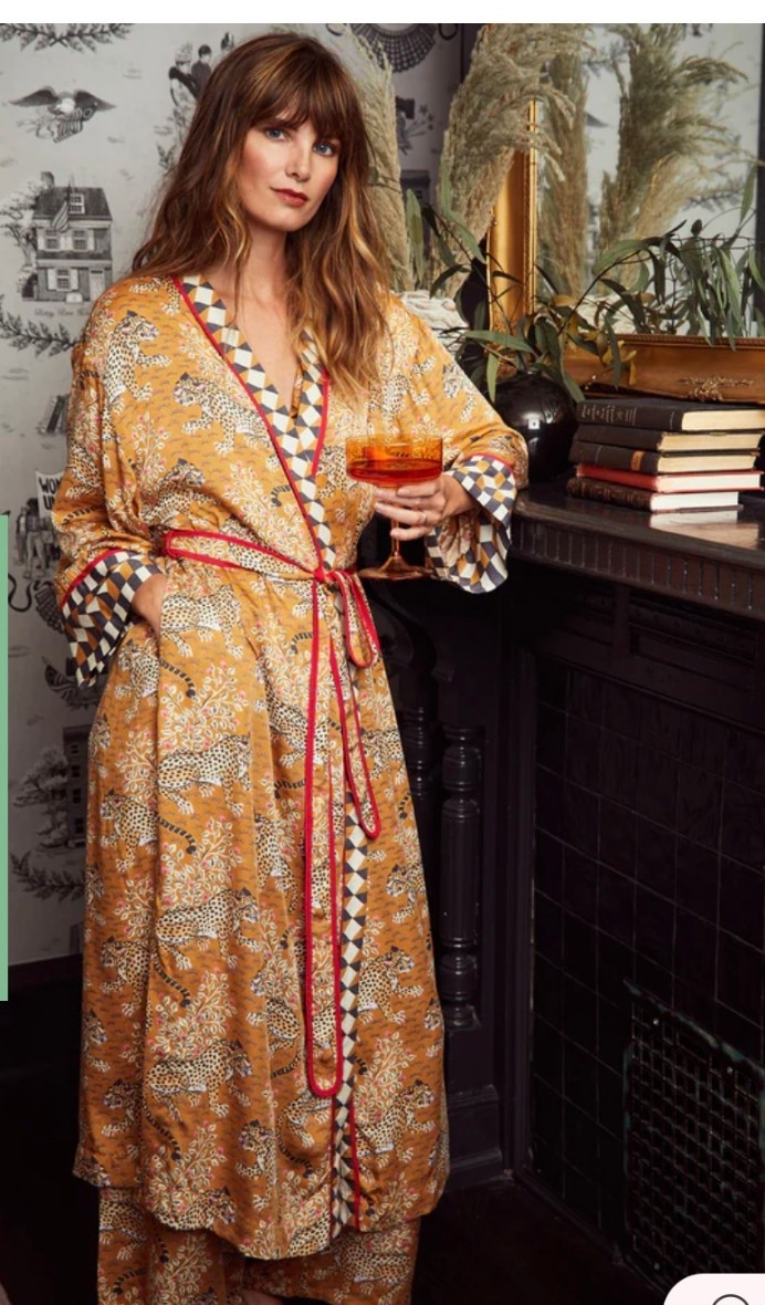 favorite silky robe✨

#LTKgrwm #LTKmorningroutine #LTKdayinmylife