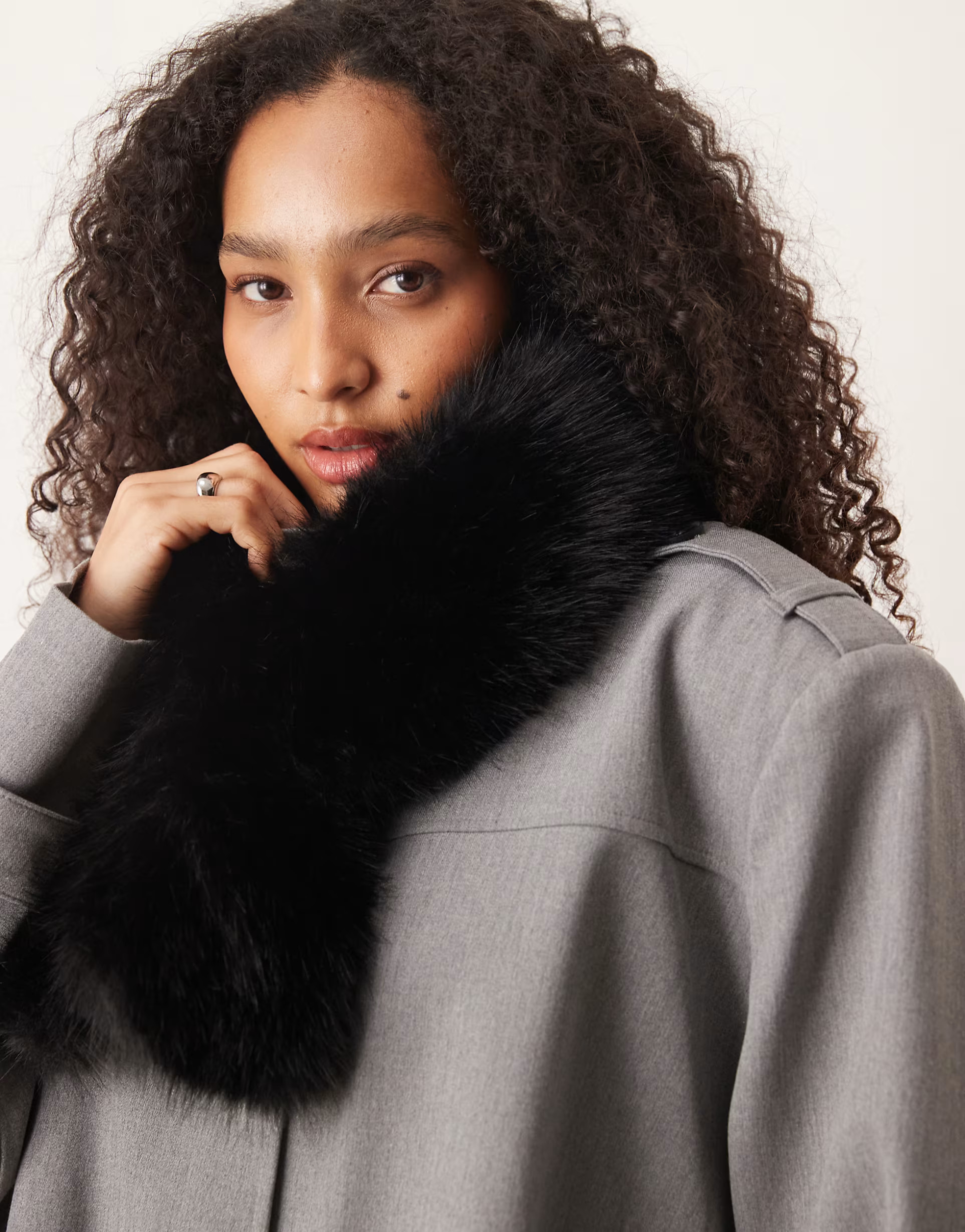 Gina Tricot faux fur plush scarf in black | ASOS (Global)
