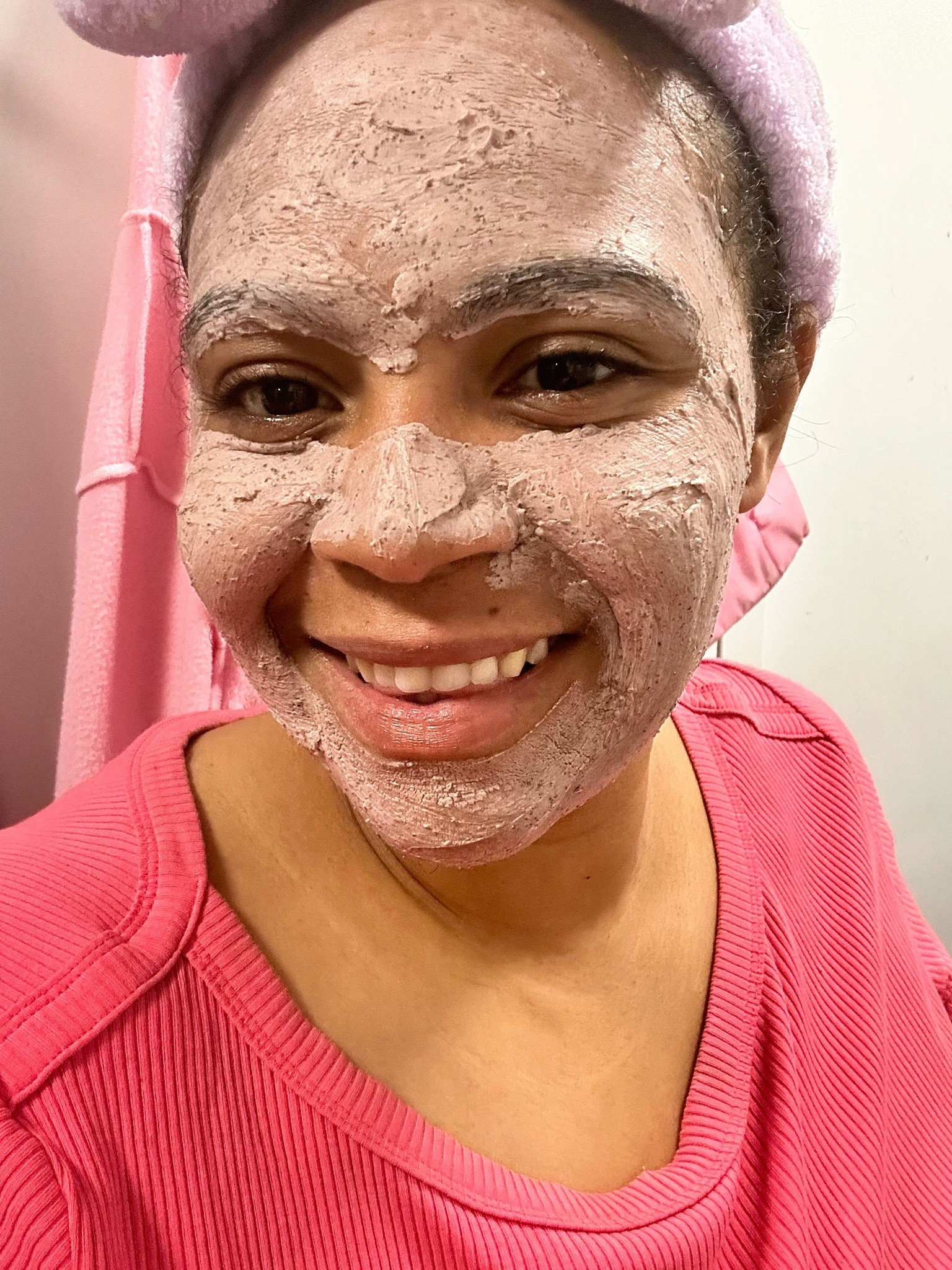 Beauty of Joseon Red Bean Mask 🌿🧖🏽‍♀️ Day 2 of my 7-day skin reset.

Gentle exfoliating face mask for smoother texture, clearer pores, and a refreshed glow without irritation.

Perfect for nighttime skincare when your skin needs calming + repair instead of harsh treatments.

Shop this Beauty of Joseon mask + my full routine on LTK 🩷👇

#beautyofjoseon #redbeanmask #skincare #nighttimeskincare #glowingskin #ltkbeauty #ltkcreator #skincareroutine #glassskin #selfcare

#LTKmorningroutine #LTKselfcare #LTKBeauty