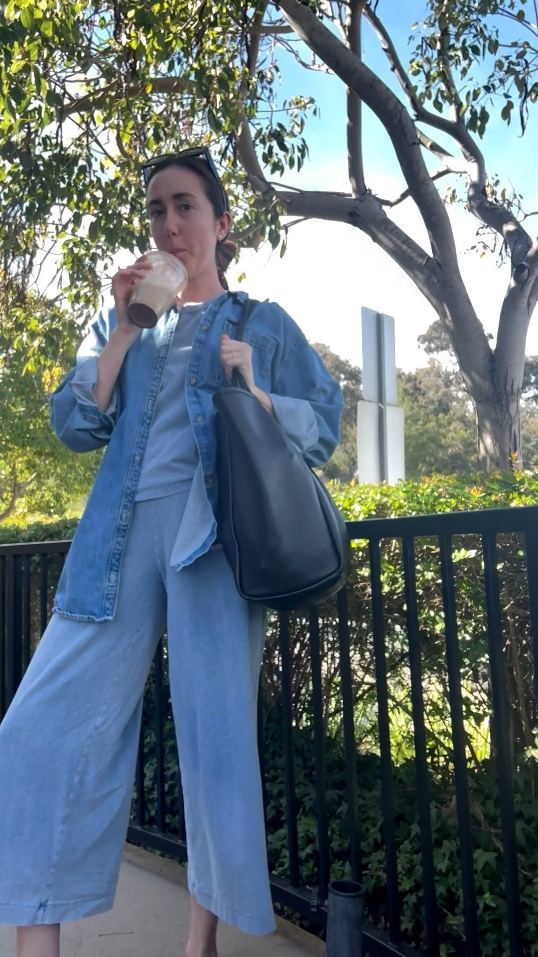 Today’s outfit to run errands and go to the park in! #momstyle @zsupplyclothing @gapstyle 