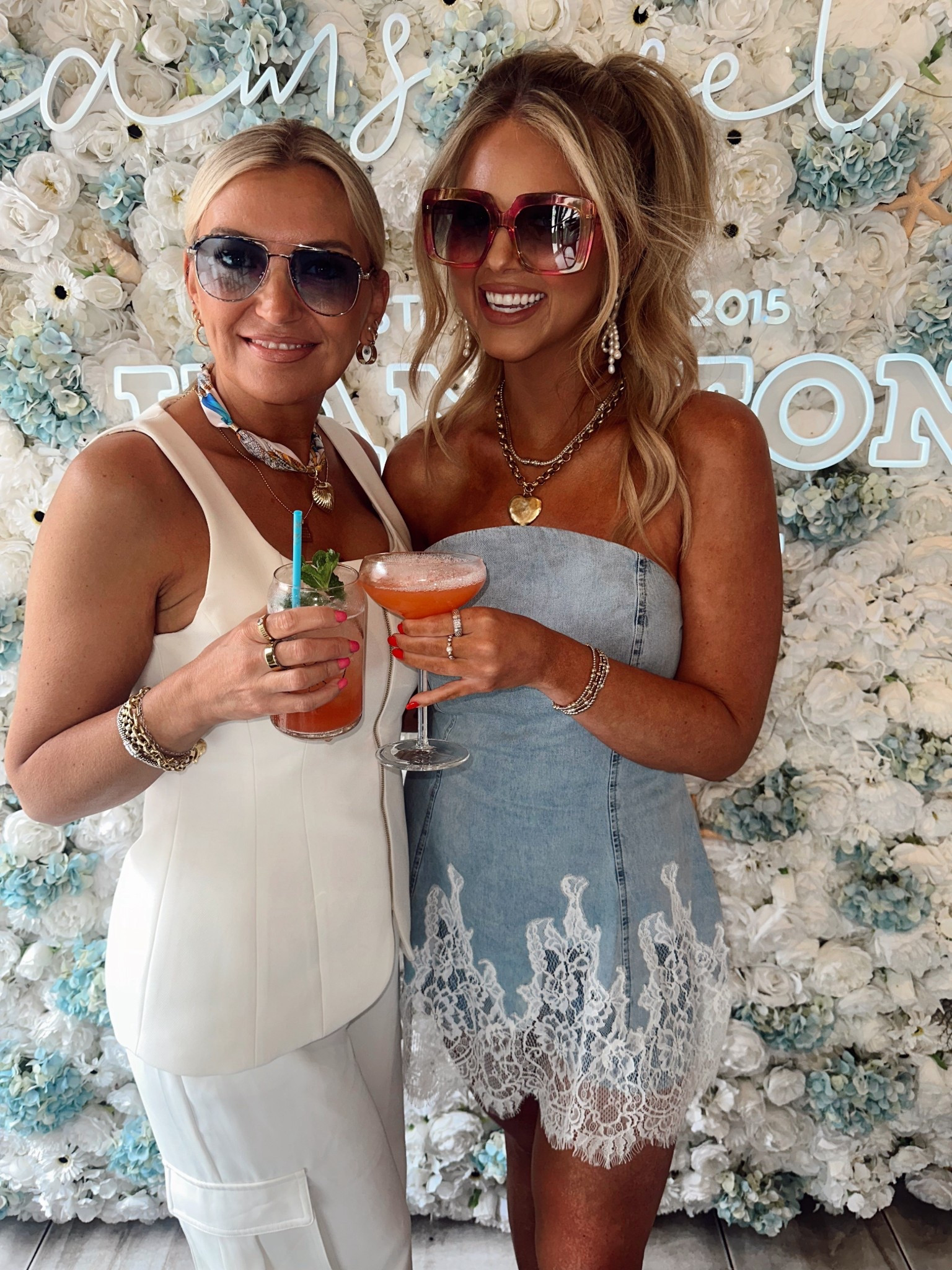 Denim lace Romper wearing size medium 🩵
Runs a tiny bit bigger up top 