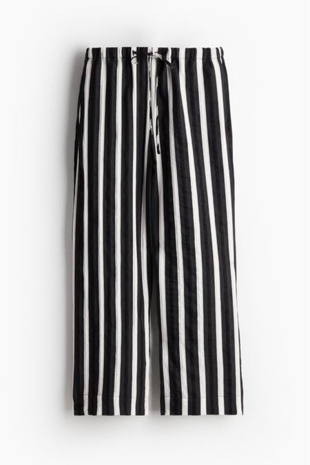 Black and white striped pants 

#LTKfindsunder50 #LTKSeasonal #LTKstyletip