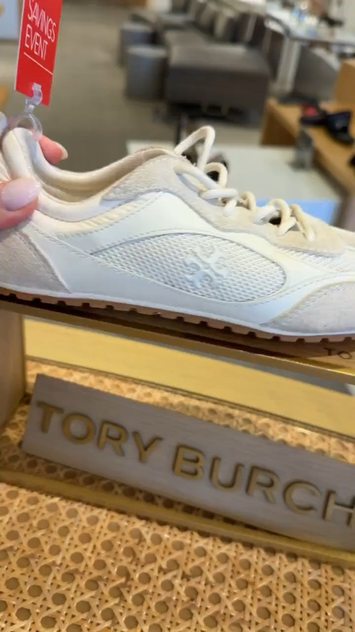 These sneakers are the perfect everyday neutral. The clean white design makes them so easy to style with jeans, leggings, and casual outfits, while adding that effortless sporty touch.

white sneakers, women’s sneakers, everyday sneakers, neutral sneakers, casual shoes, sneaker outfit, fall sneakers, comfortable sneakers, athleisure style, wardrobe essentials, annabrstyle

#LTKootd #LTKSeasonal #LTKOver40