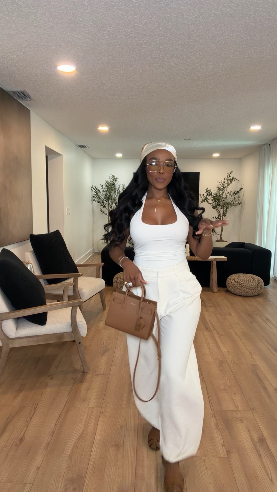 Scroll to shop this clean girl neutral look 🤍

This white-on-white outfit is effortlessly elevated and perfect for brunch, running errands, or a casual day out when you still want to look put together.

📏 Measurements: 5’4”, 140 lbs, 34D bust, 27” waist, 40” hips

Follow me on Instagram and YouTube @kirasfashionfinds