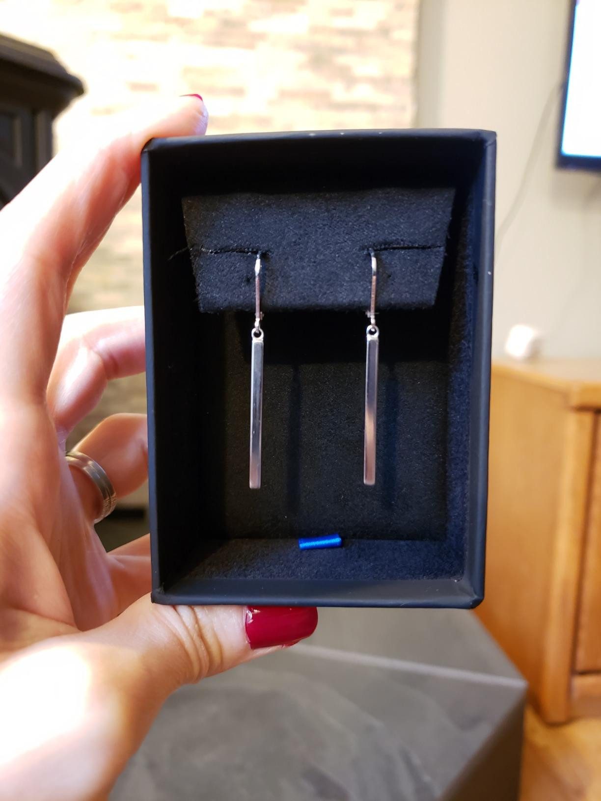 Amazon.com: Amazon Essentials Yellow 18K Gold Over Sterling Silver Bar Drop Earrings : Clothing, ... | Amazon (US)