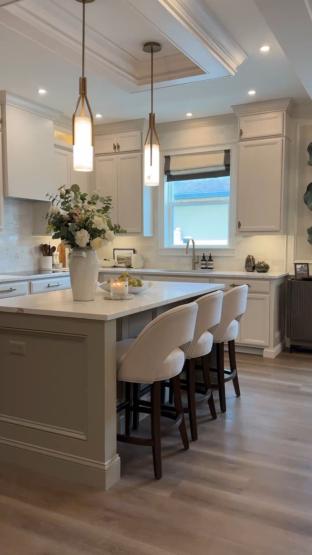 Kitchen details ✨



#kitchen#barstools#kitchenisland