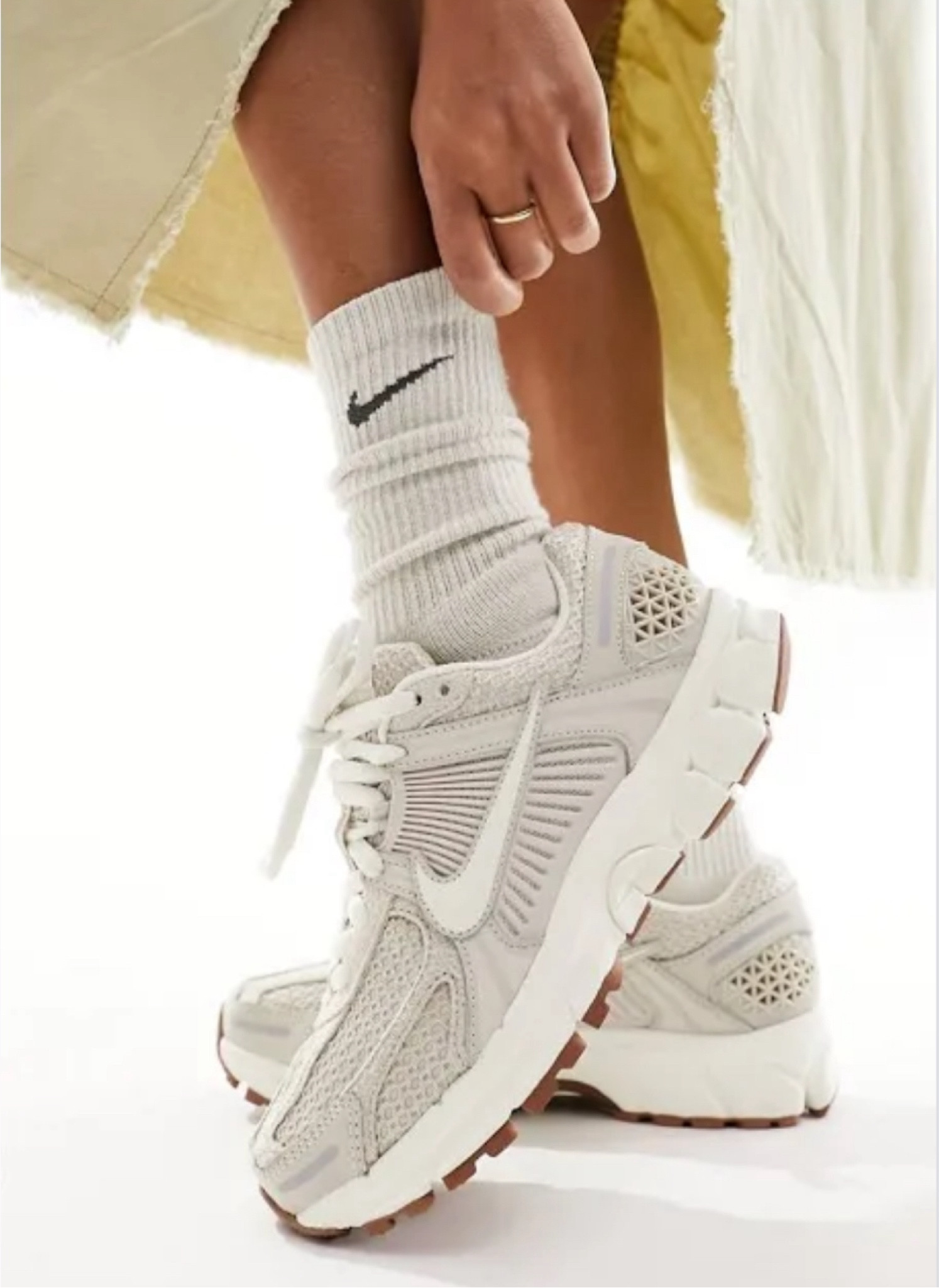 Nike sneakers
Neutral sneakers
Spring shoes 

#LTKshoecrush