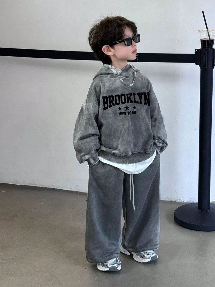 SHEIN 2pcs/Set Young Boys Casual Streetwear Snow Flake Hooded Sweatshirt And Solid Color Elastic ... | SHEIN