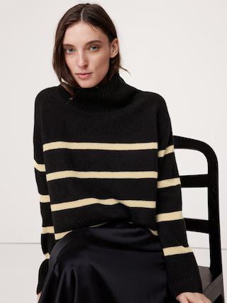 Oversized Midweight Cashmere Turtleneck Sweater | Banana Republic (US)